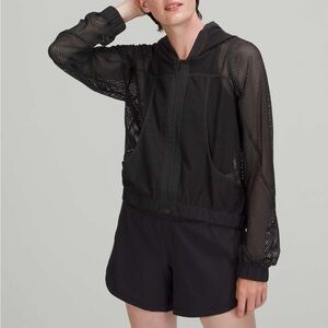 Lululemon Relaxed Fit Mesh Jacket. Black Size 4